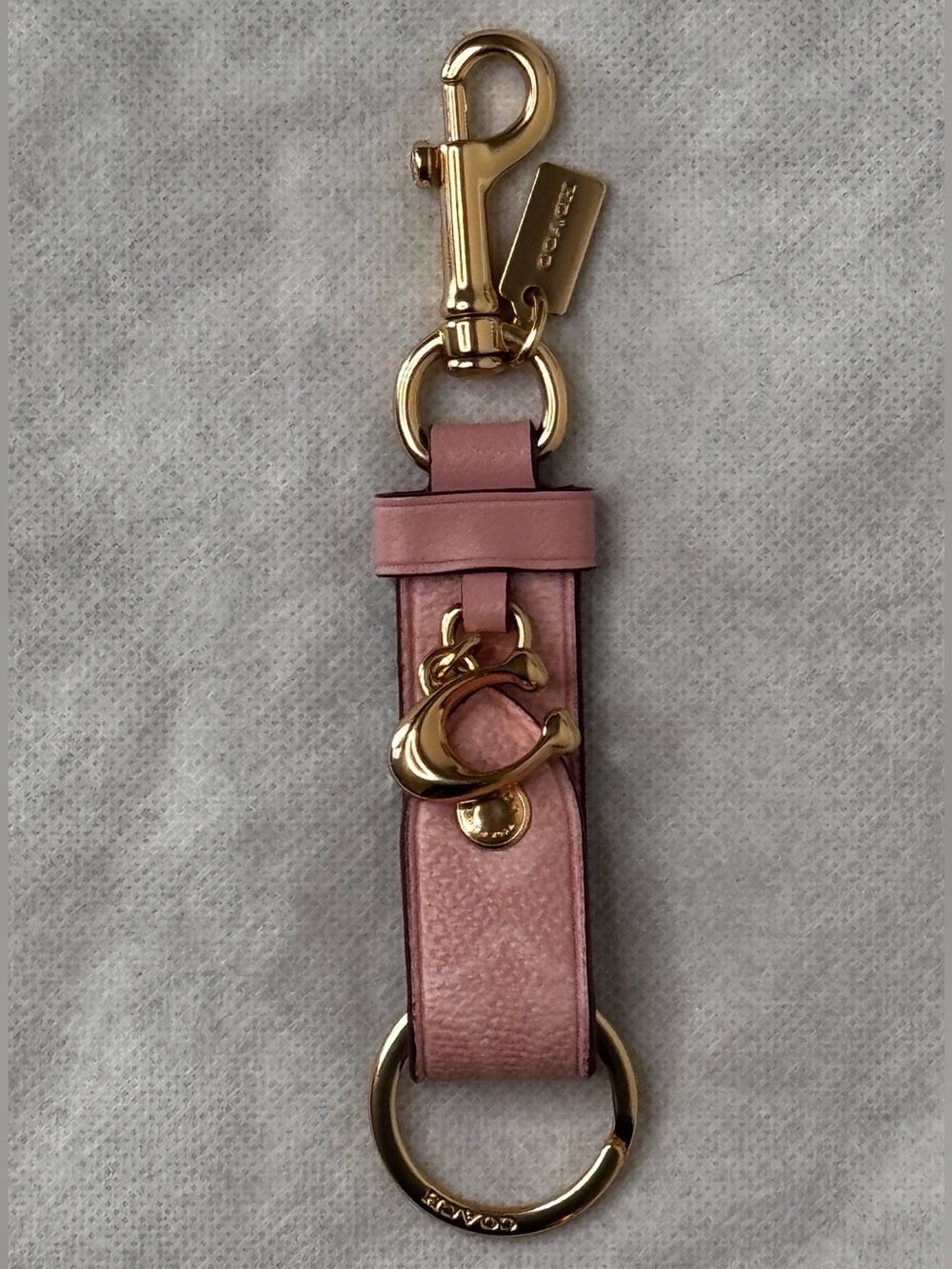 Coach Signature Powder Pink Trigger Snap Bag Charm keychain 2025